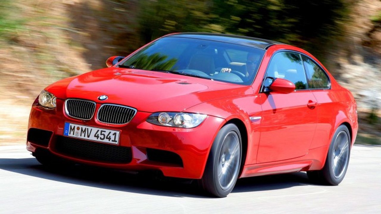 BMW M3 Coupe (E92) 4.0i (420Hp) teknik özellikler ve yakıt tüketimi BMW M3 Coupe (E92) 4.0i (420Hp) teknik özellikler ve yakıt tüketimi